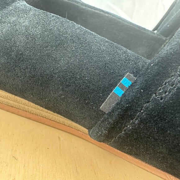 Toms Kelli Black Suede Tassel Flats - Picture 9 of 14